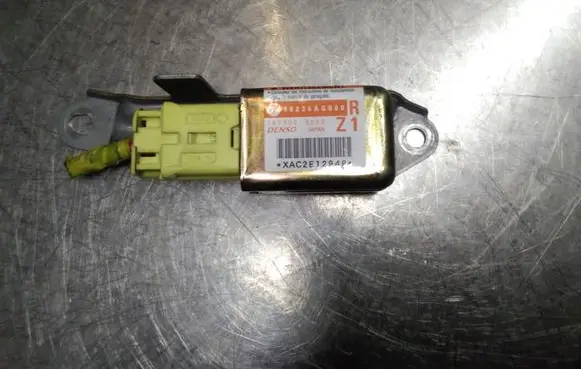 Subaru Legacy Airbag deployment crash/impact sensor 982336AG000 1879000690