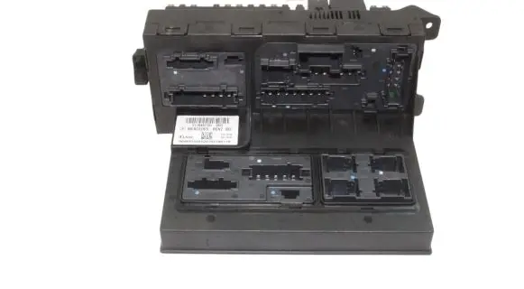 Mercedes-Benz CLS C219 Fuse module 2115457701