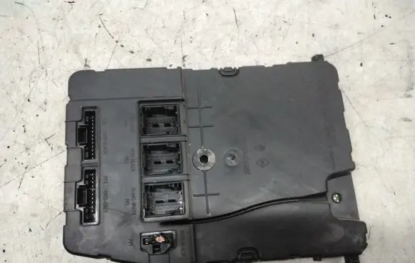 Renault Scenic II - Grand scenic II Comfort/convenience module 8200780021