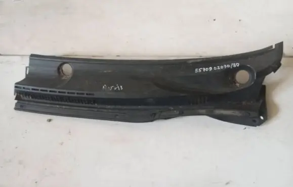 Toyota Corolla E120 E130 Wiper trim 5570902070