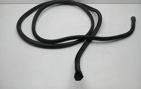 Volvo XC90 Engine compartment rubber 31402737