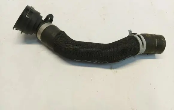 Volvo XC40 Engine coolant pipe/hose 32257843