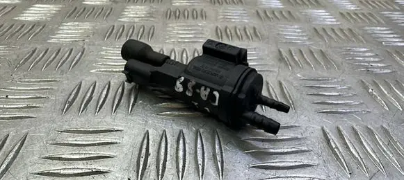 Mercedes-Benz E W212 Turbo solenoid valve 0025407097