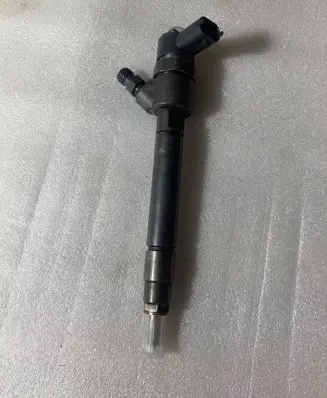 Volvo S60 Fuel injector 0445110251 30750283