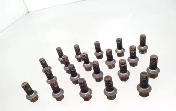 Mercedes-Benz C W204 Nuts/bolts 