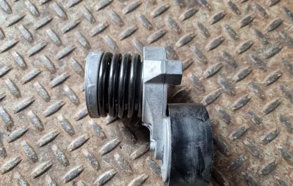 Mercedes-Benz A W176 Generator/alternator belt tensioner 117501113R