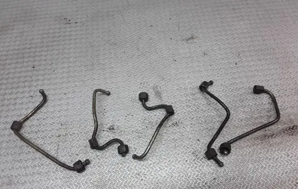 Mazda 2 Fuel injector supply line/pipe 