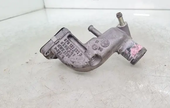 Volkswagen Touareg I Engine coolant pipe/hose 070121133C