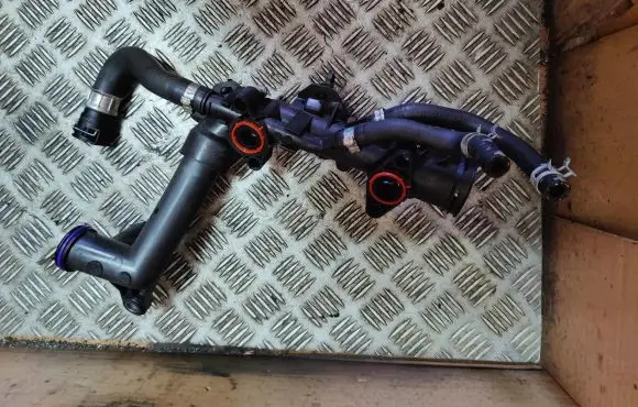 Opel Vivaro Engine coolant pipe/hose 9820174380