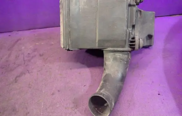 Renault Modus Air filter box 8200212533D