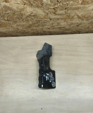 Renault Austral Fender mounting bracket