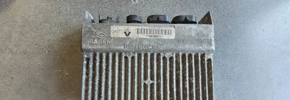 Renault Espace III Engine control unit/module 7700106071