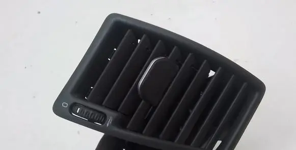 Volvo XC90 Dashboard side air vent grill/cover trim 3409398