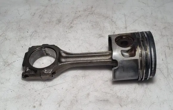 Volkswagen Transporter - Caravelle T4 Piston with connecting rod 028H