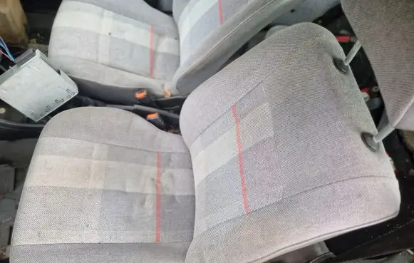 Volkswagen Golf II Seat set 191881