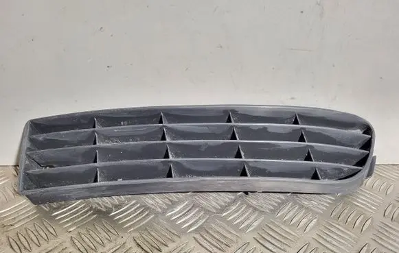 Audi A6 S6 C4 4A Front bumper lower grill