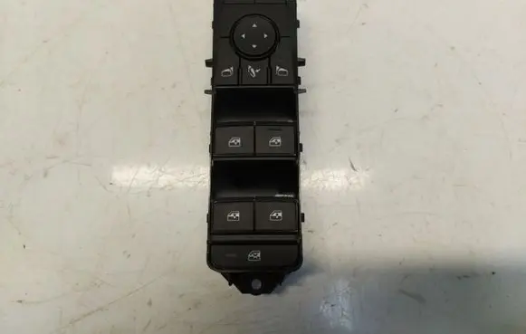 Nissan Qashqai J12 Quarter vent window switch 254016ub4a