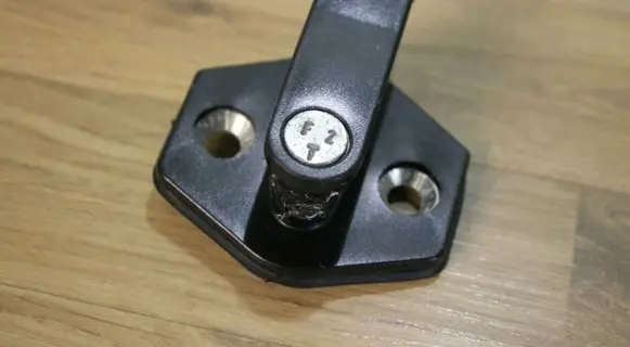 BMW 5 E39 Front door lock loop/hook striker 8176350