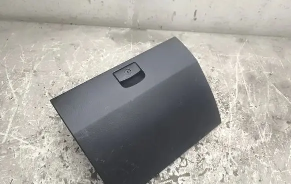 KIA Sorento Glove box 845113E500