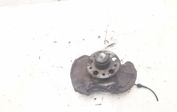 Mercedes-Benz C W203 Front wheel hub spindle knuckle