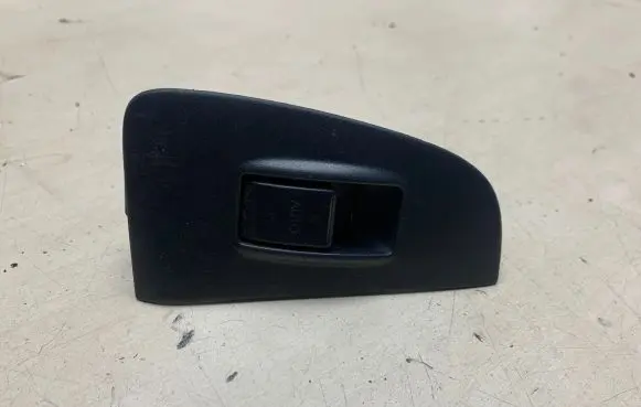 Toyota Avensis T250 Electric window control switch 7423105140
