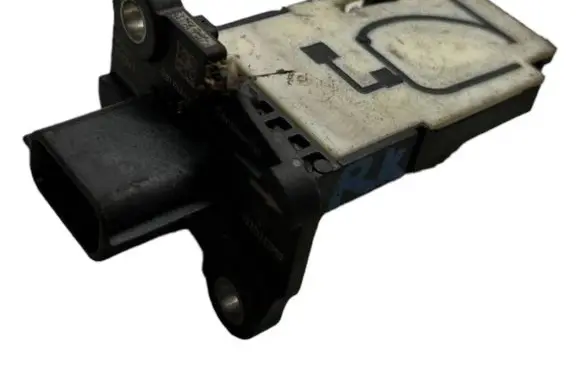 Nissan X-Trail T30 Mass air flow meter 93450753