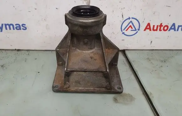 BMW X4 F26 Driveshaft support bearing bracket 7601996 31507601996 7601995