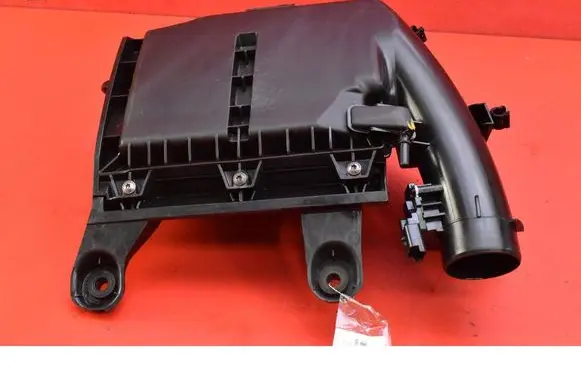 Peugeot 308 Air filter box 9806561080