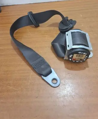 Mini One - Cooper Clubman R55 Front seatbelt 96204 9399