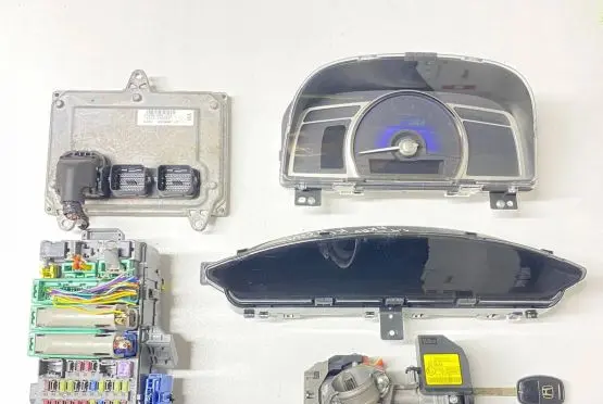 Engine ECU kit and lock set
