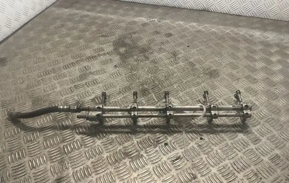 Volkswagen Transporter - Caravelle T5 Fuel main line pipe