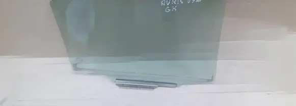 Toyota Auris 150 Rear door window glass
