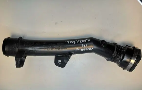Opel Combo E Turbo air intake inlet pipe/hose 9831710780