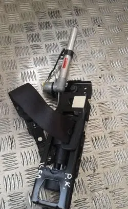 Volvo V50 Front seatbelt 8639696
