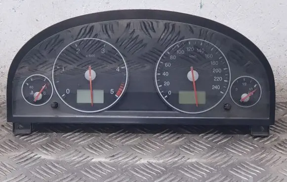 Ford Mondeo Mk III Speedometer (instrument cluster) 3S7F10841