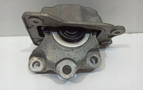 Volvo XC60 Engine mount vacuum valve 