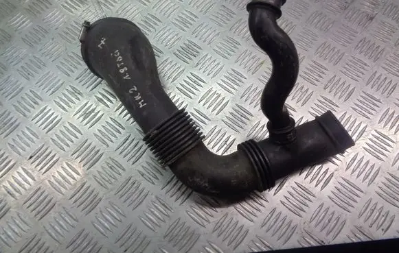 Ford Focus Air intake hose/pipe 4M51-9A73-AE