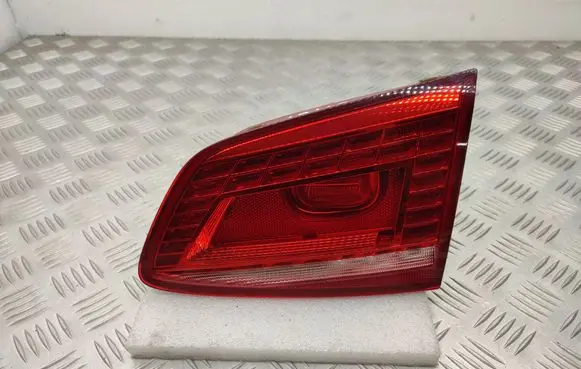 Volkswagen PASSAT B7 Tailgate rear/tail lights 3af945308e