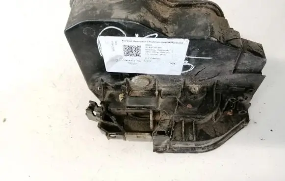 BMW X3 E83 Front door lock 7154619