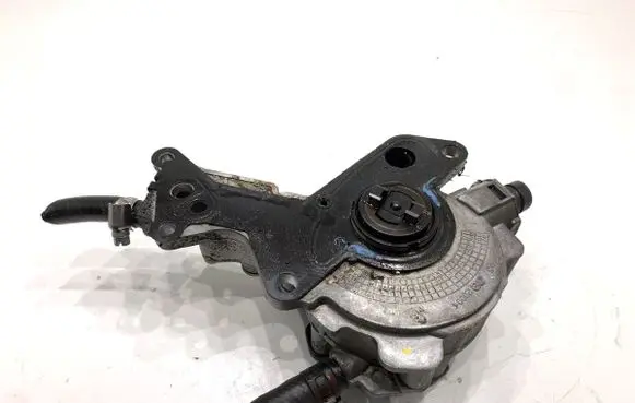 Volkswagen Touran I Vacuum pump 