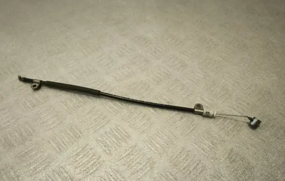 Porsche Macan (95B) Engine bonnet/hood lock release cable 95B823531