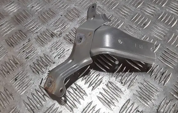 Mazda 3 II Fender mounting bracket