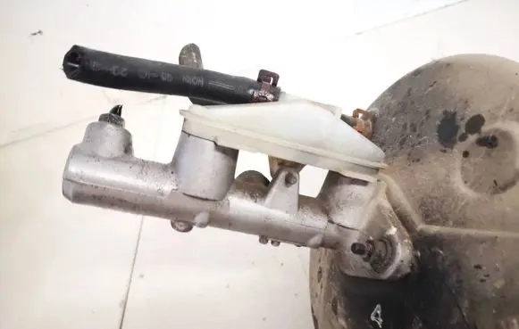 Master brake cylinder