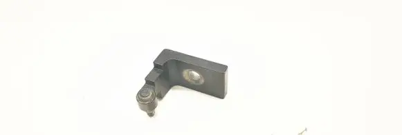 BMW X5 E70 Front door lower hinge 7068077