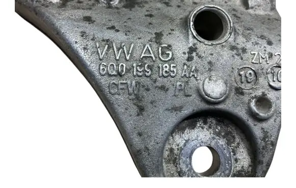 Skoda Praktik (5J8) Engine mounting bracket 6Q0199185 6Q0199185AS
