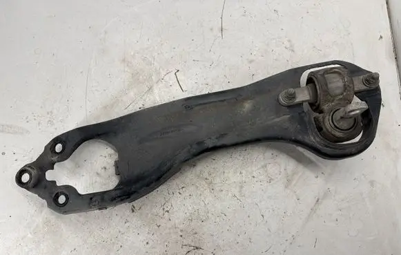 Chrysler Pacifica Rear control arm 68284315AD 68470299aa
