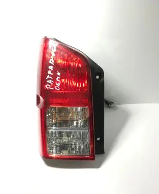 Nissan Pathfinder R51 Rear/tail lights 22016550