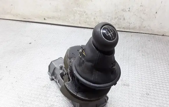 Audi A2 Gear shifter/selector 8Z0711246A