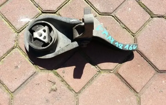 Ford Focus Engine mount vacuum valve 