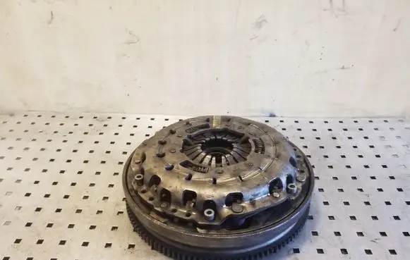 BMW X1 E84 Clutch set kit 21217577479 7577479 7567830